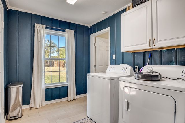 910 Norton Street, Weatherford, TX 76086