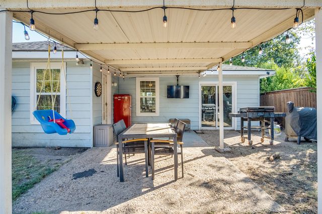 910 Norton Street, Weatherford, TX 76086