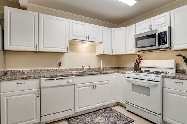 910 Norton Street, Weatherford, TX 76086