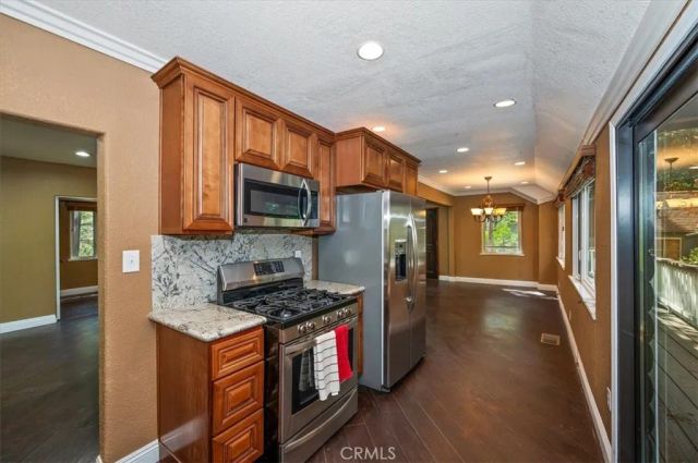 27297 Little Bear, Blue Jay, CA 92317