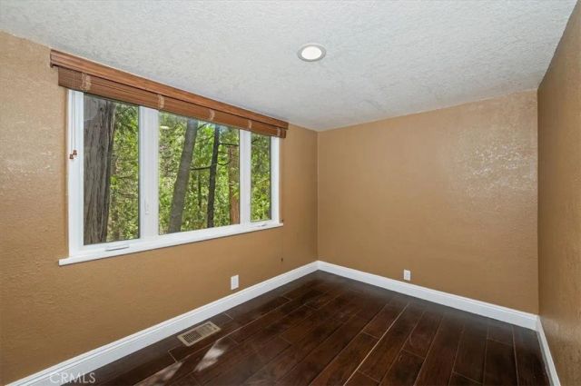 27297 Little Bear, Blue Jay, CA 92317