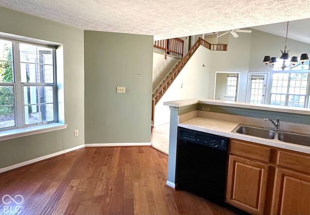 7359 Harbour Point, Indianapolis, IN 46240