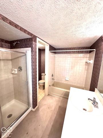 7359 Harbour Point, Indianapolis, IN 46240