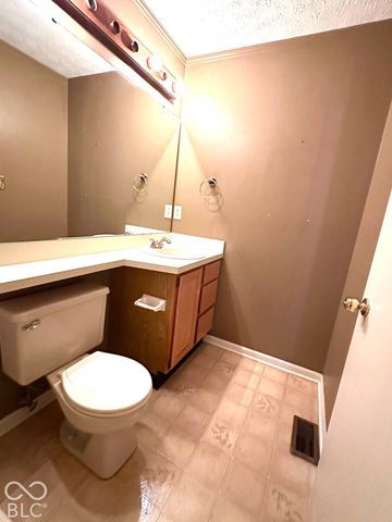 7359 Harbour Point, Indianapolis, IN 46240