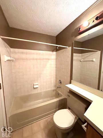 7359 Harbour Point, Indianapolis, IN 46240