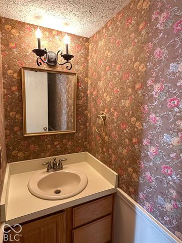 7359 Harbour Point, Indianapolis, IN 46240