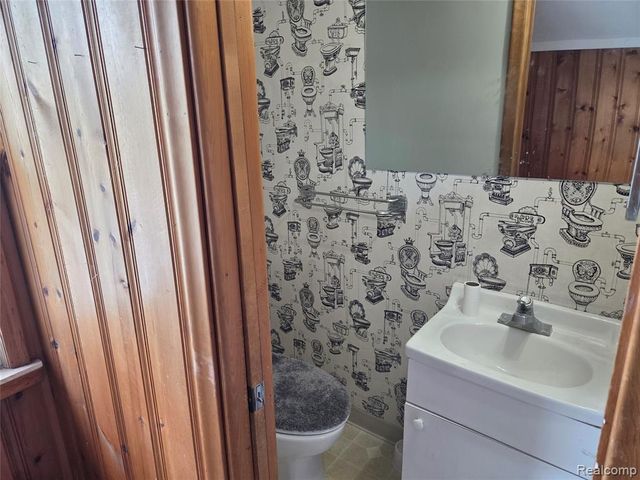 23912 Hollander Street, Dearborn, MI 48128