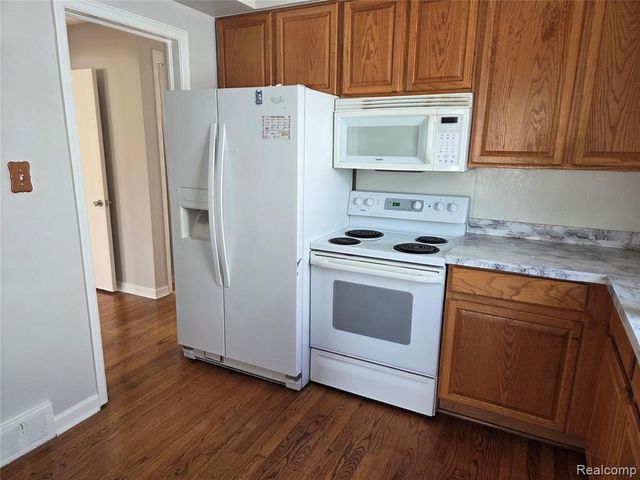 23912 Hollander Street, Dearborn, MI 48128