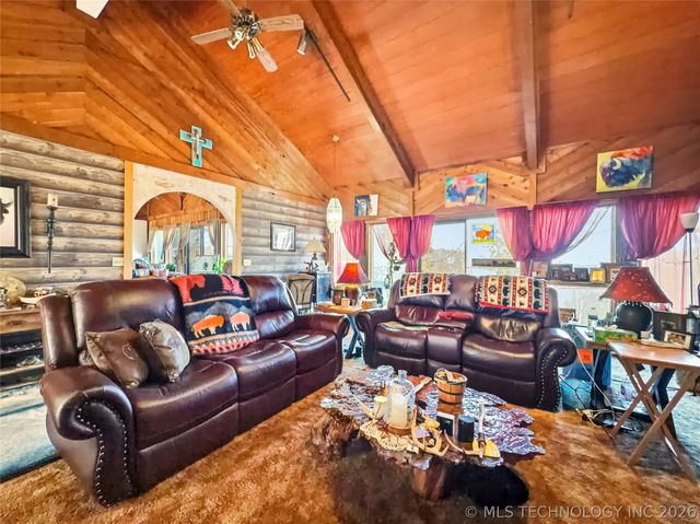 6611 N Starr Ridge Road, Proctor, OK 74457