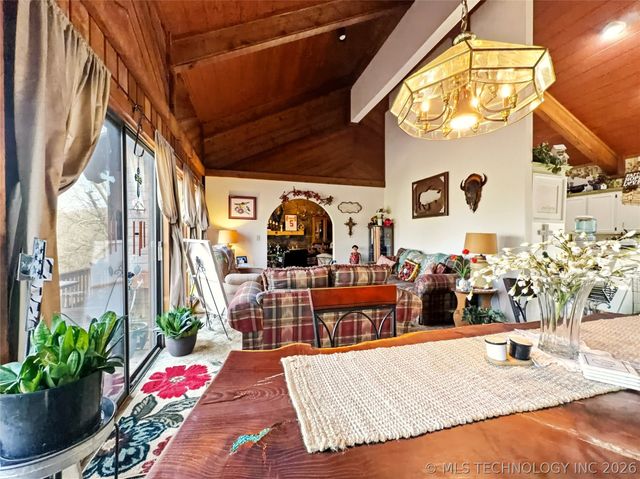 6611 N Starr Ridge Road, Proctor, OK 74457