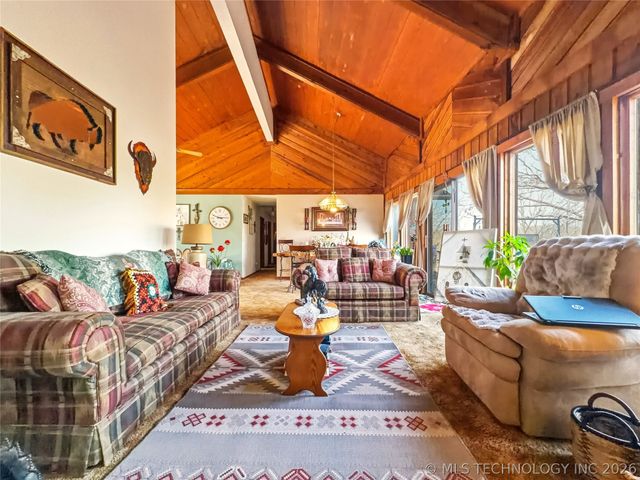 6611 N Starr Ridge Road, Proctor, OK 74457