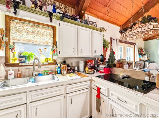 6611 N Starr Ridge Road, Proctor, OK 74457