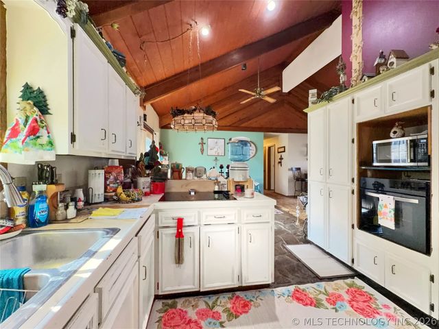 6611 N Starr Ridge Road, Proctor, OK 74457