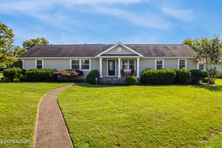 300 Riverside Drive, Clinton, TN 37716