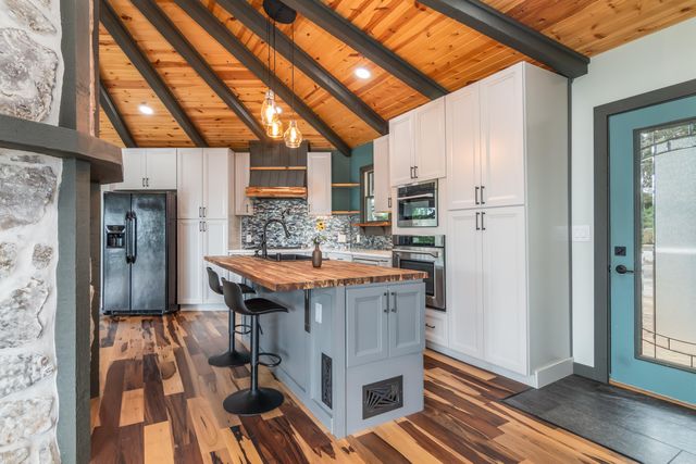 498 Santa Fe Drive, Forsyth, MO 65653