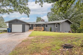 498 Santa Fe Drive, Forsyth, MO 65653