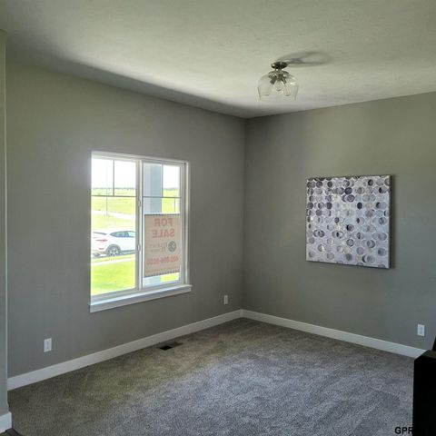 10926 Hardwood Drive, Papillion, NE 68046