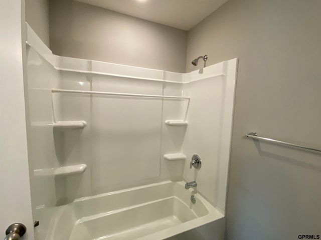 10926 Hardwood Drive, Papillion, NE 68046