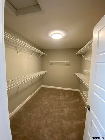 10926 Hardwood Drive, Papillion, NE 68046