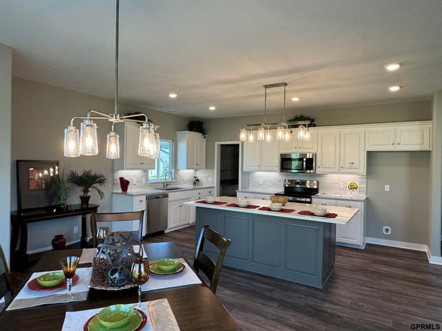 10926 Hardwood Drive, Papillion, NE 68046