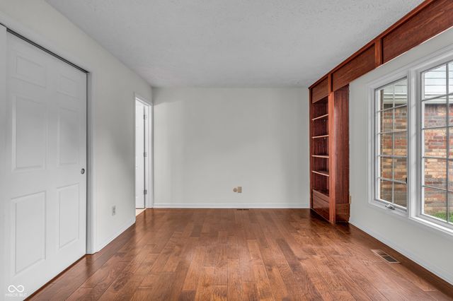 5228 Greenwillow Road, Indianapolis, IN 46226