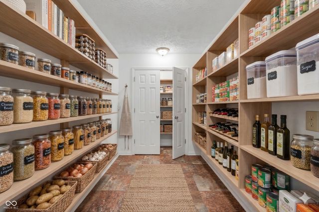 5228 Greenwillow Road, Indianapolis, IN 46226