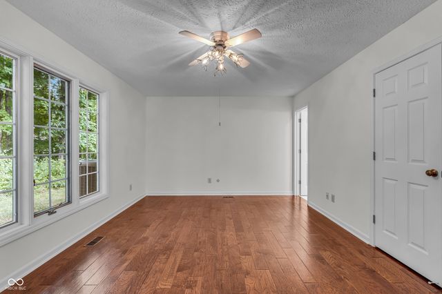 5228 Greenwillow Road, Indianapolis, IN 46226