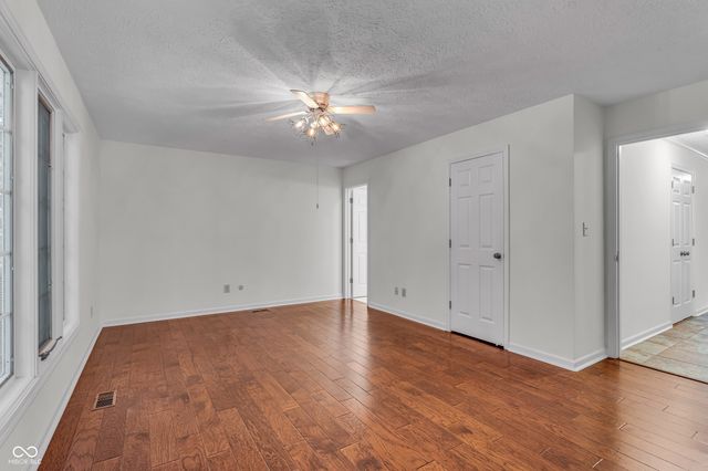 5228 Greenwillow Road, Indianapolis, IN 46226