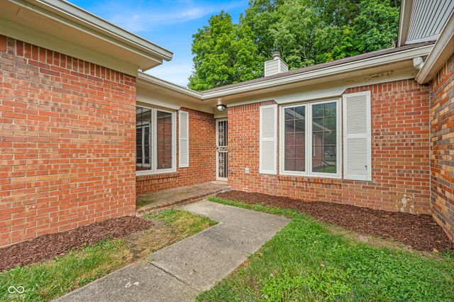 5228 Greenwillow Road, Indianapolis, IN 46226