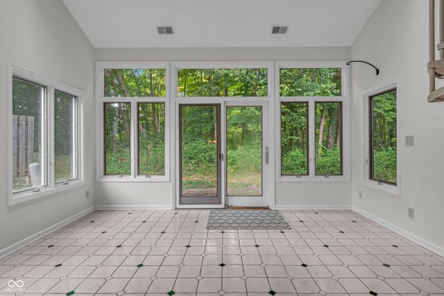 5228 Greenwillow Road, Indianapolis, IN 46226