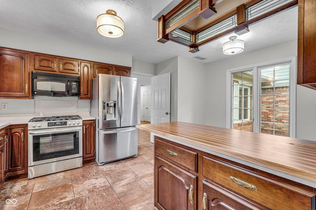 5228 Greenwillow Road, Indianapolis, IN 46226