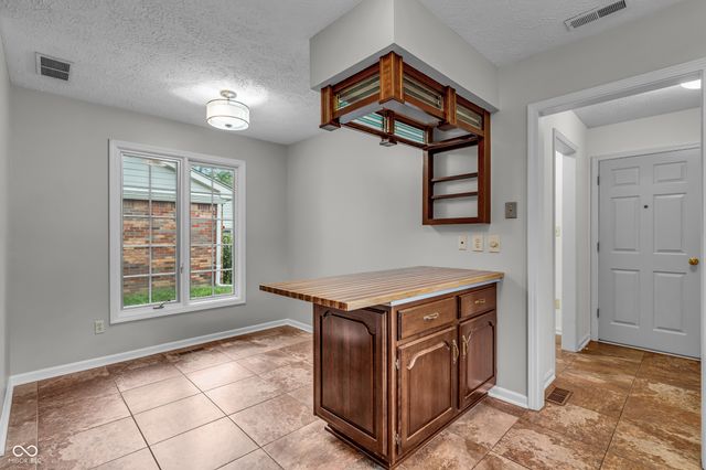 5228 Greenwillow Road, Indianapolis, IN 46226