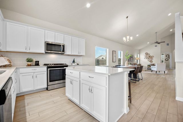 2413 Star Hill Ranch ST, Georgetown, TX 78628