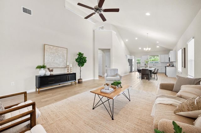 2413 Star Hill Ranch ST, Georgetown, TX 78628