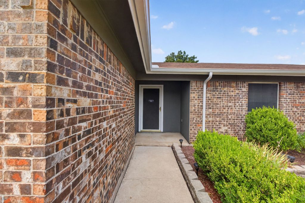 554 Taos Court, Saginaw, TX 76179 — photo 4