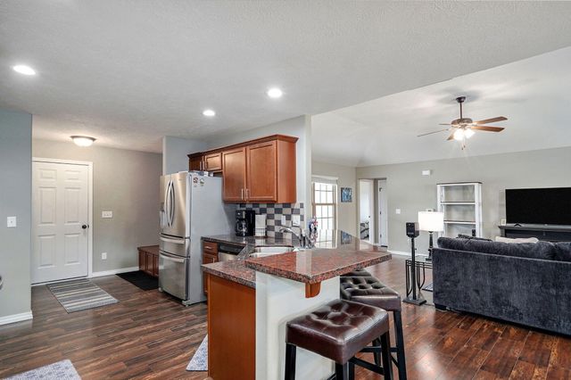 631 W Blackfoot Drive, Republic, MO 65738