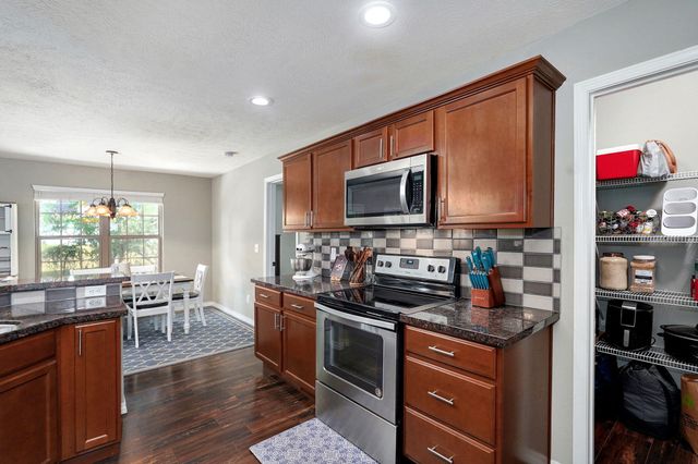 631 W Blackfoot Drive, Republic, MO 65738