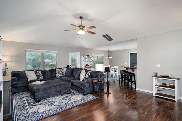 631 W Blackfoot Drive, Republic, MO 65738