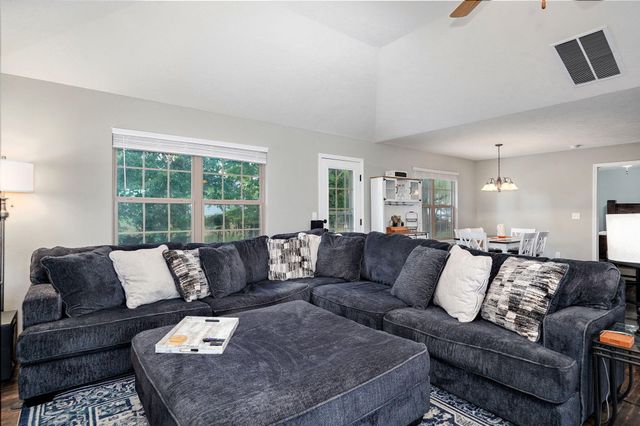 631 W Blackfoot Drive, Republic, MO 65738