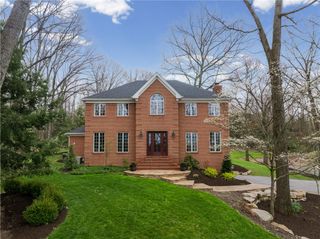 5636 N Montour Rd, Richland, PA 15044