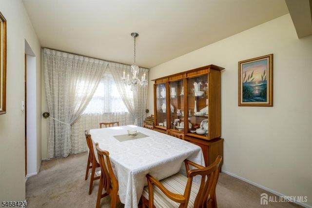 5 Berdine Court, Woodbridge Twp., NJ 07067