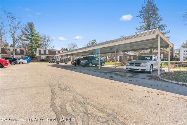 6213 Beechfield Drive 3, Lansing, MI 48911