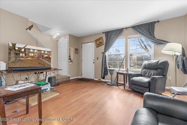 6213 Beechfield Drive 3, Lansing, MI 48911