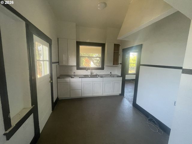 4605 N VANCOUVER Ave, Portland, OR 97217