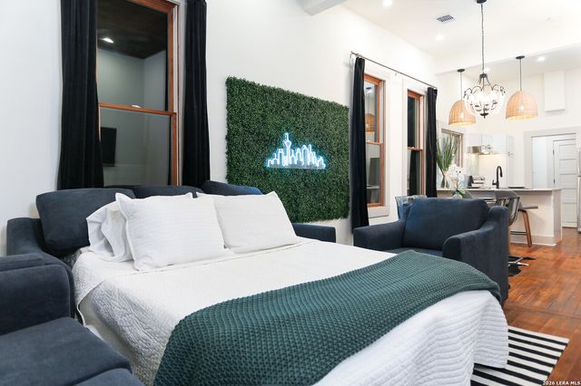 325 Montana, San Antonio, TX 78203