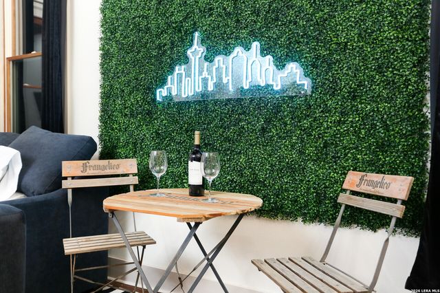 325 Montana, San Antonio, TX 78203