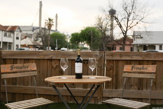 325 Montana, San Antonio, TX 78203