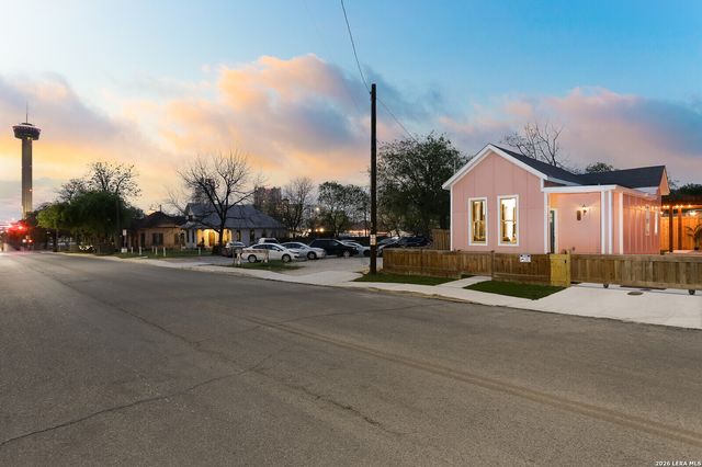 325 Montana, San Antonio, TX 78203