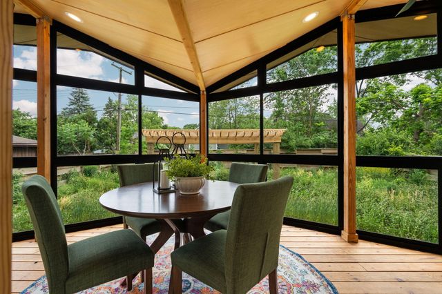 2050 Camelot Road, Ann Arbor, MI 48104