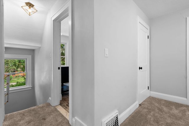 2050 Camelot Road, Ann Arbor, MI 48104